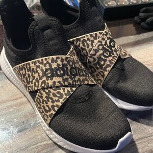 Adidas wmns 8.5 excellent condition